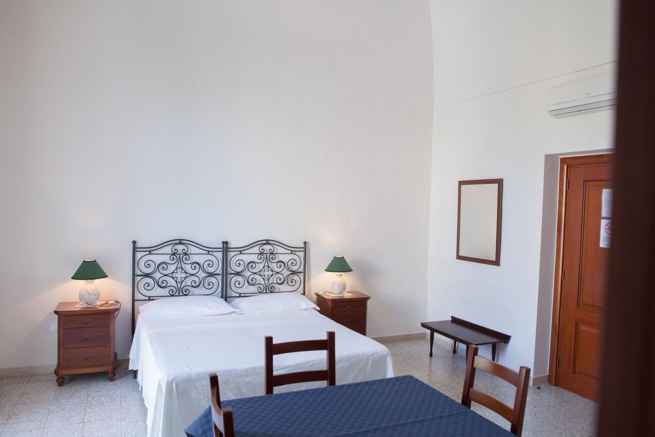 Albergo Lucy Trani Eksteriør billede